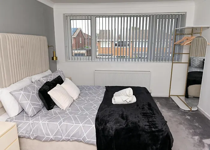 3 Bedroom House Manchester Free Wifi And Parking