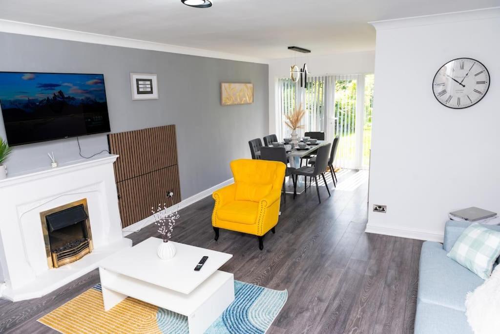 3 Bedroom House Free Wifi And Parking Casa de Férias Manchester