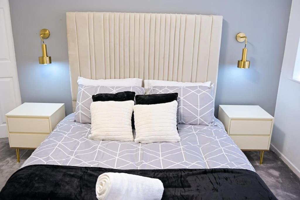 3 Bedroom House Free Wifi And Parking * Манчестер