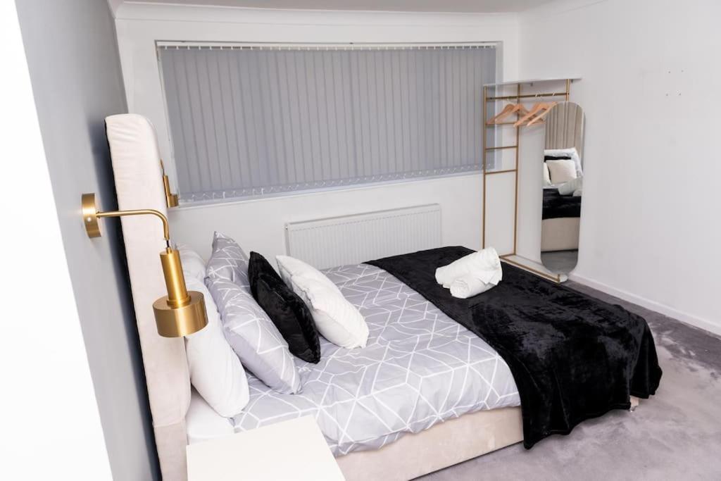 Casa de Férias 3 Bedroom House Free Wifi And Parking Manchester