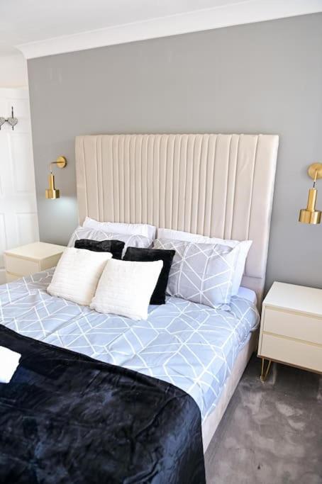 3 Bedroom House Free Wifi And Parking Casa de Férias Manchester
